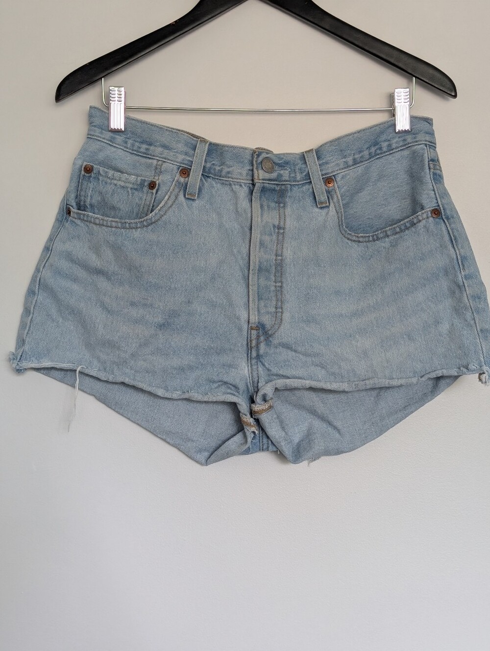 Levi’s 501 Light Wash Cut-Off Denim Shorts (Size W31)